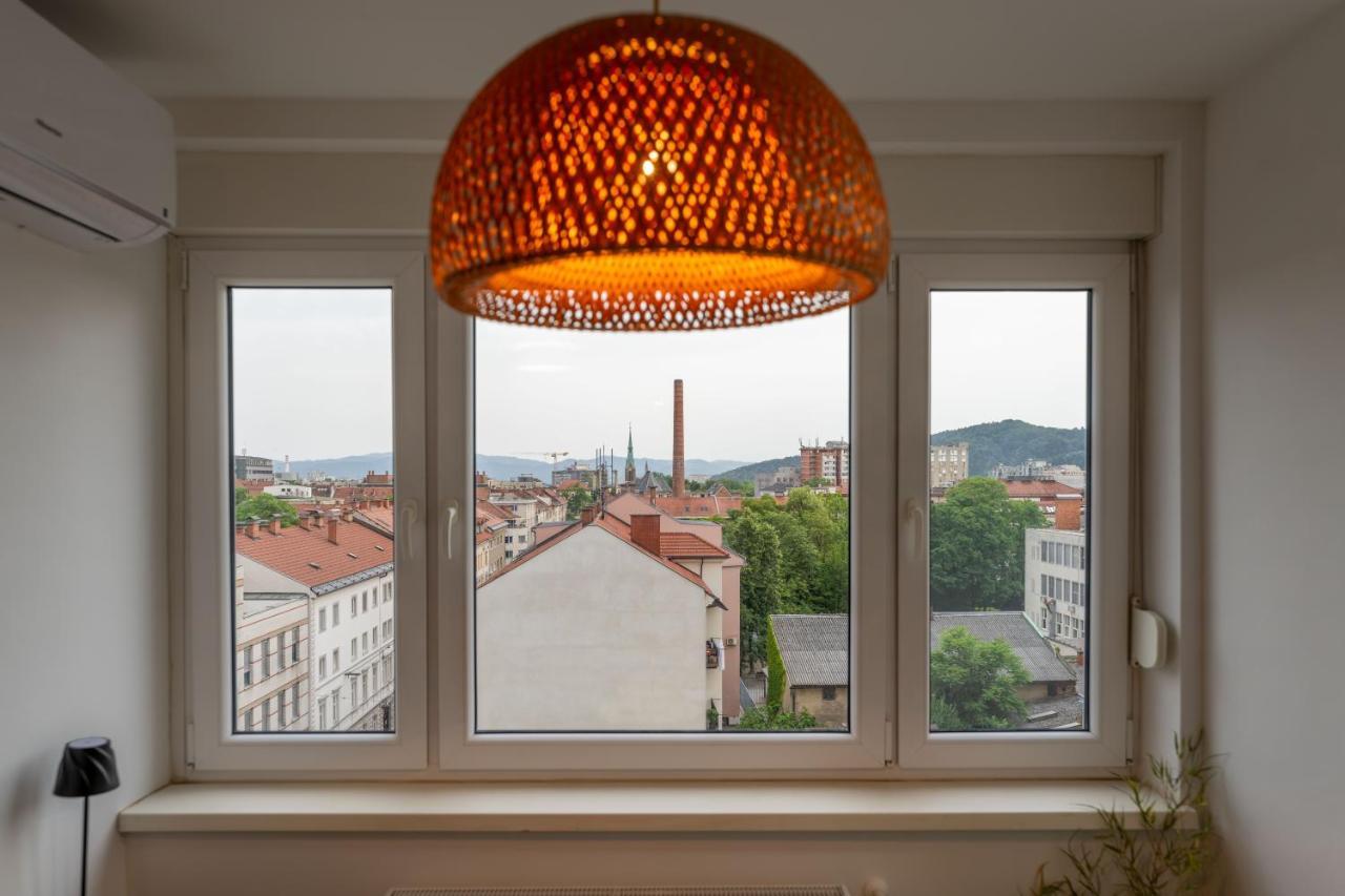Elegant Tour As Studio Gilly With Open Views And A Balcony In The Center Любляна Екстер'єр фото