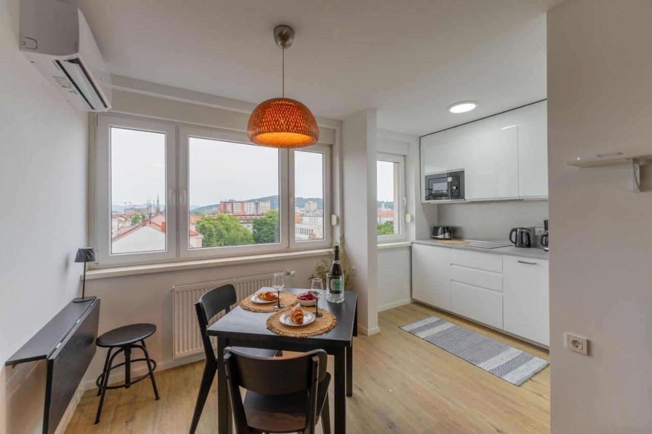 Elegant Tour As Studio Gilly With Open Views And A Balcony In The Center Любляна Екстер'єр фото